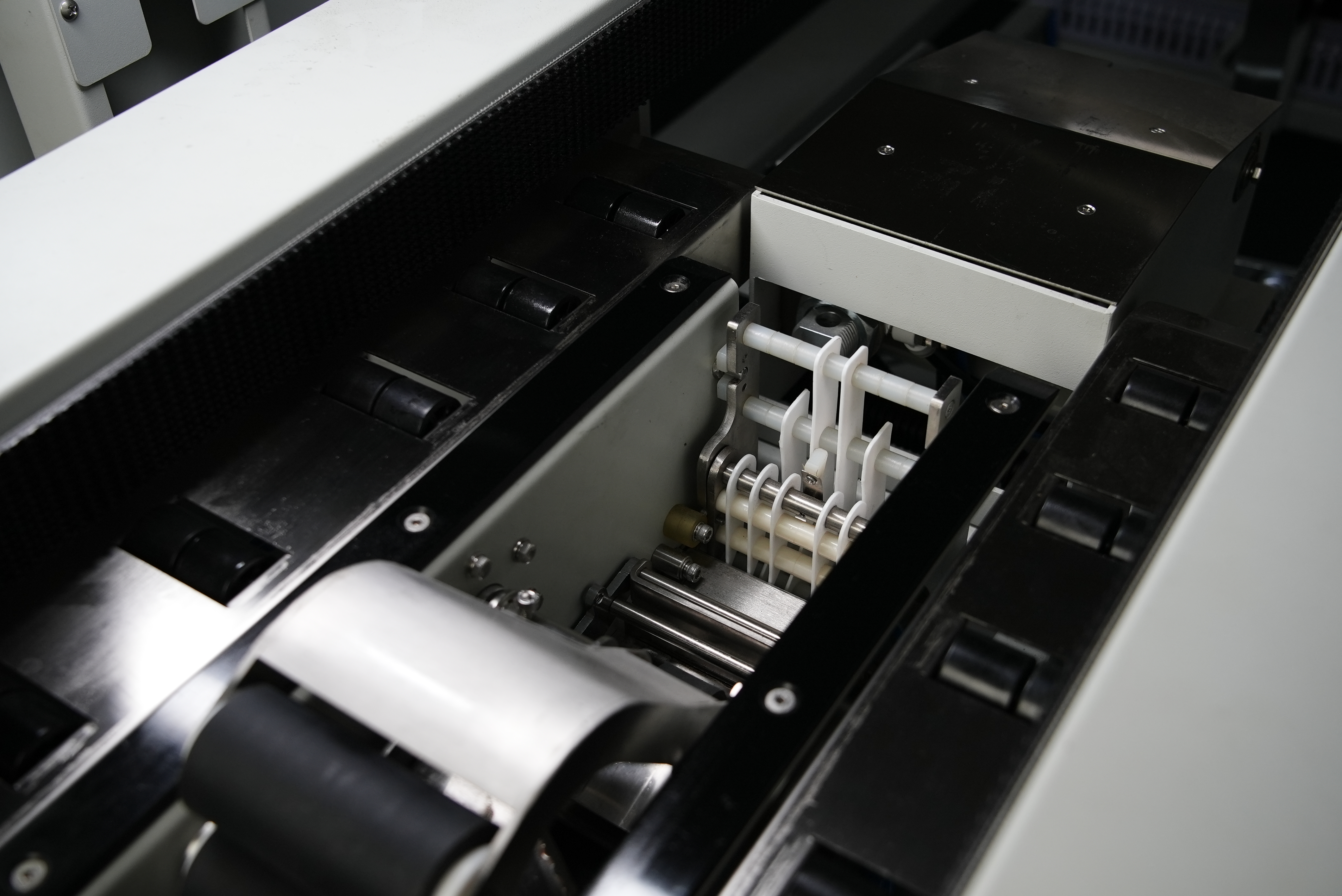 Máquina formadora automática de cajas de cartón Hulian con sellado inferior de papel Kraft activado por agua HCE-544W-L 