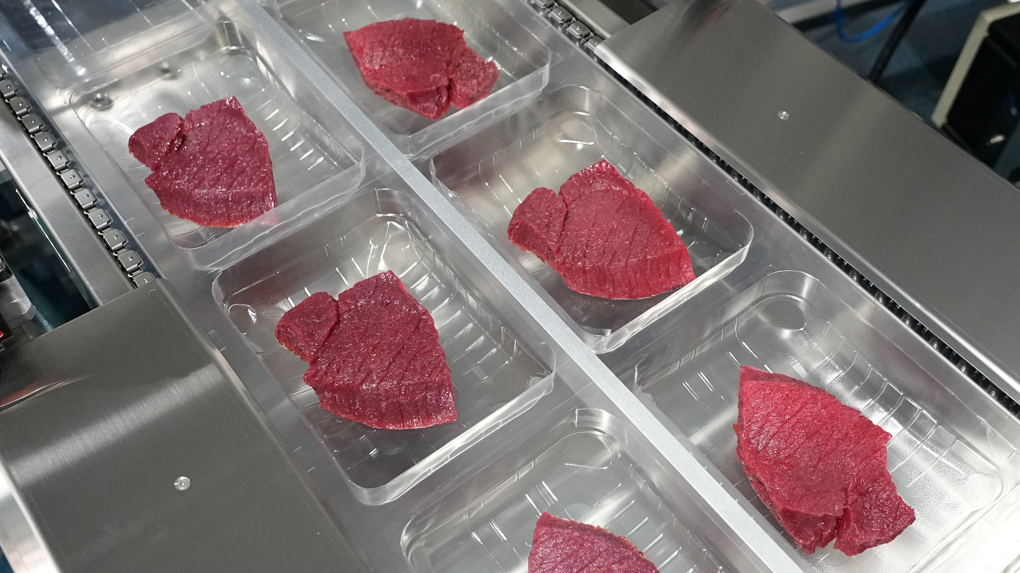 Hualian HVR-420T(Q) Máquina de envasado al vacío termoformado MAP de película rígida para salmón, mariscos, comidas preparadas, carne